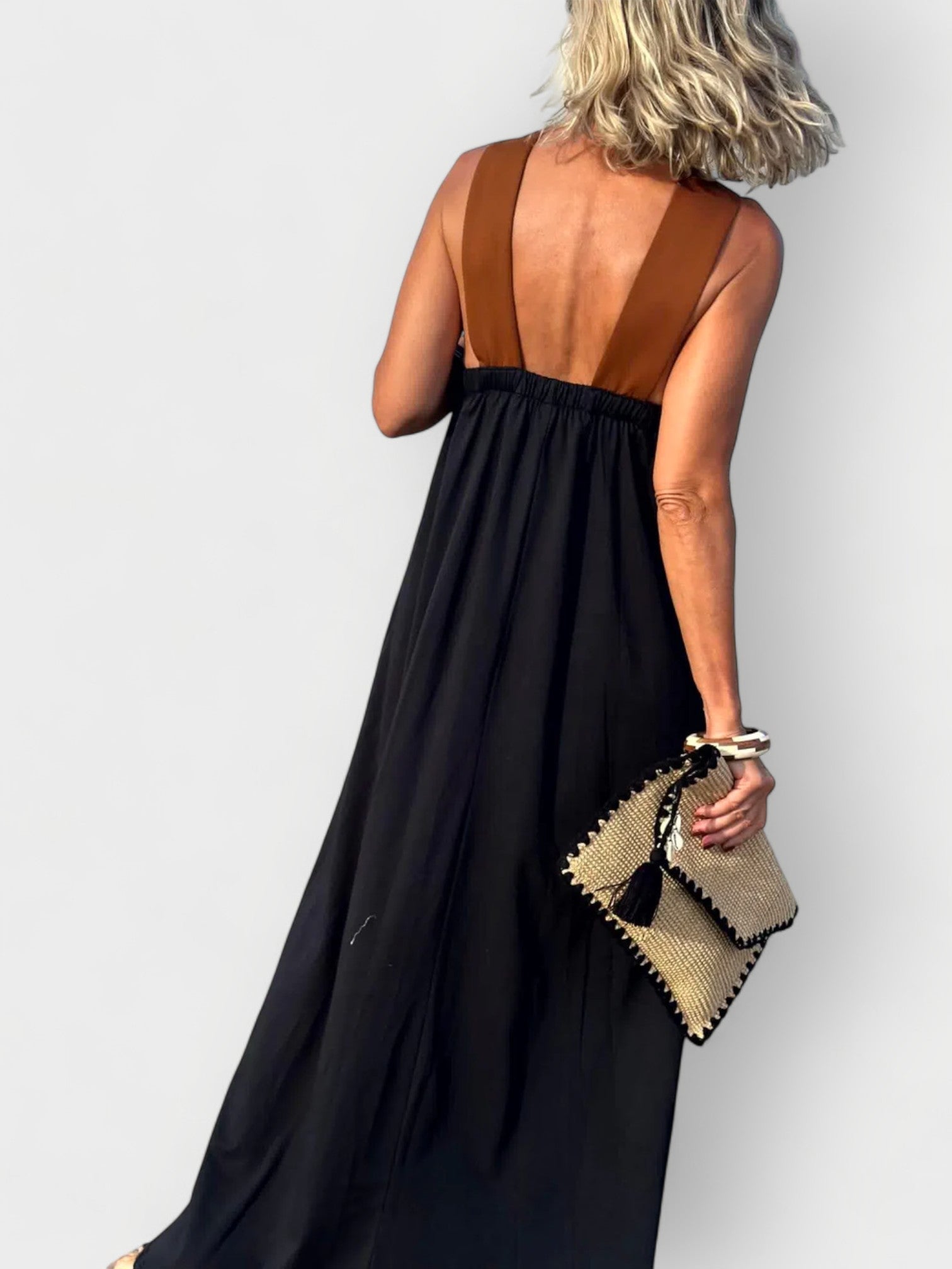 Acrivia - seria, elegante, estable