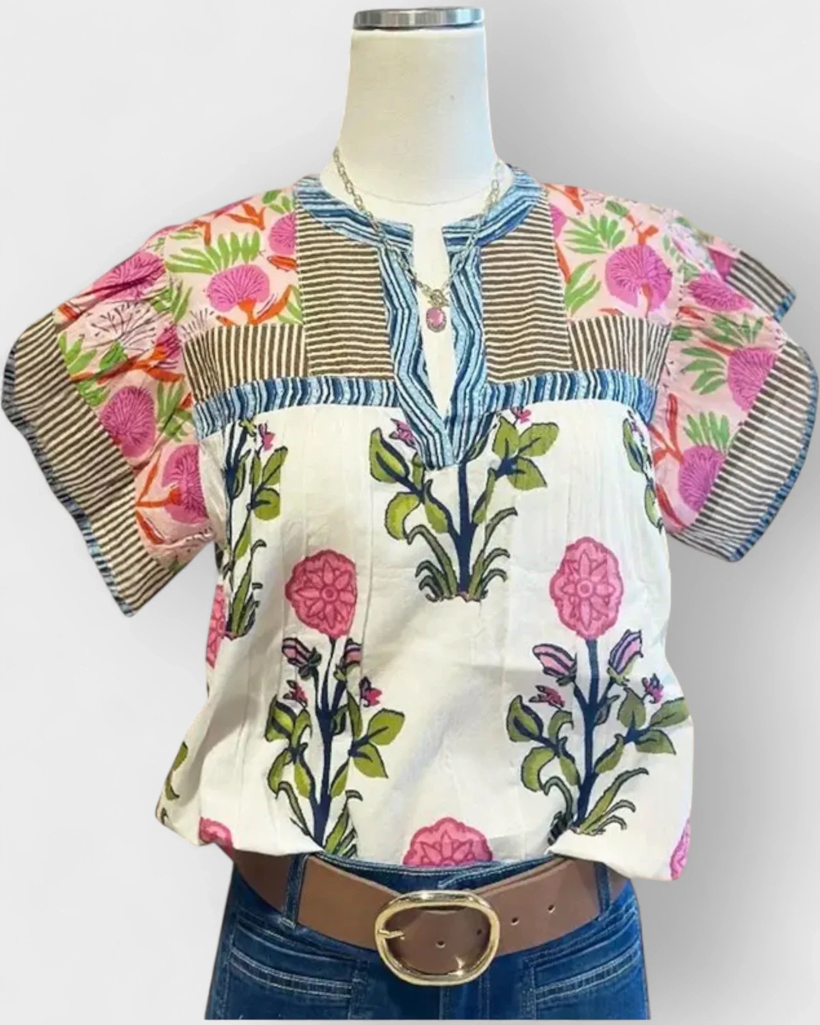 Pantoharítissa - alegre, fresca, elegante