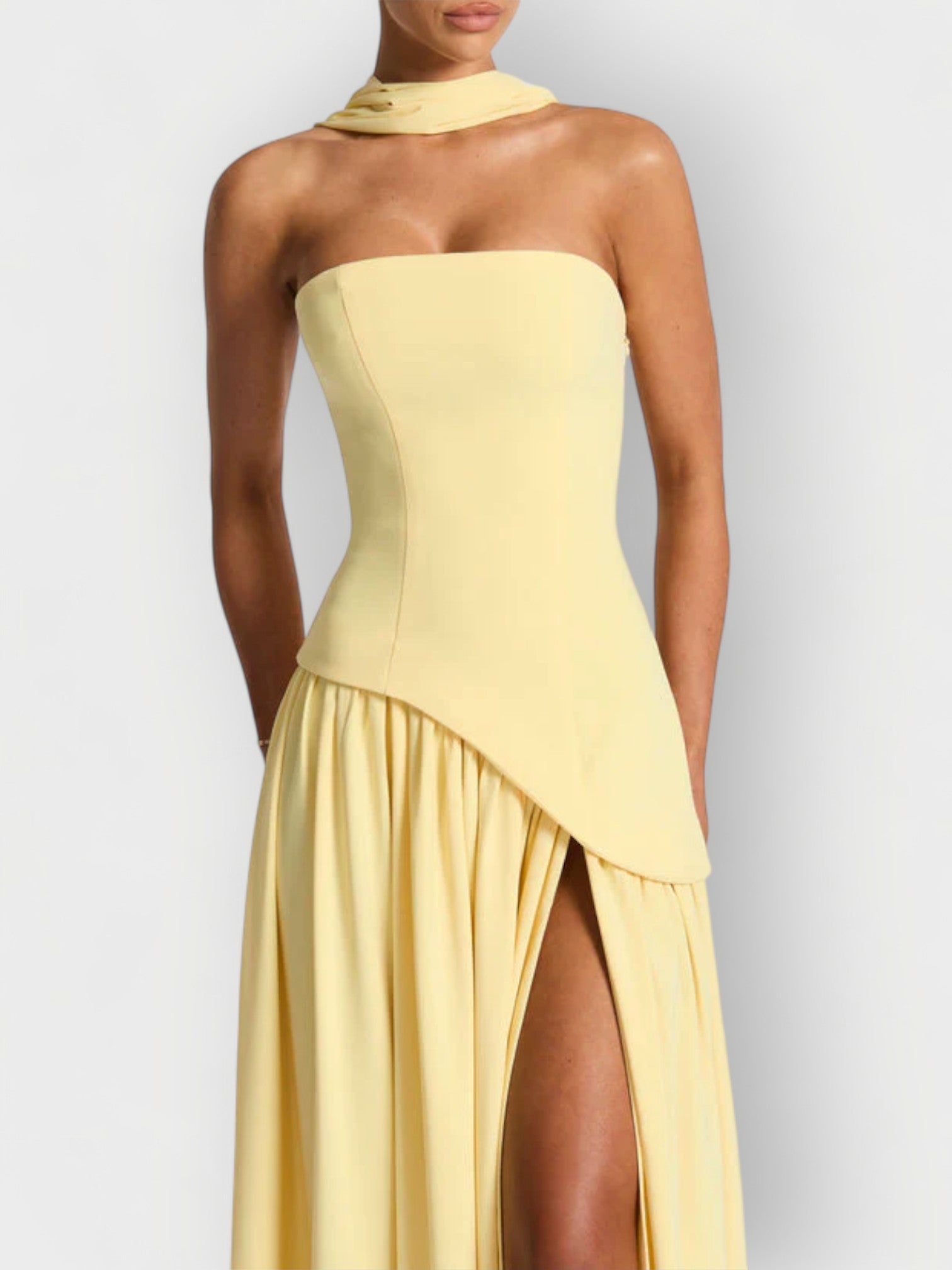 Yada - elegante, aristocrática, ligera