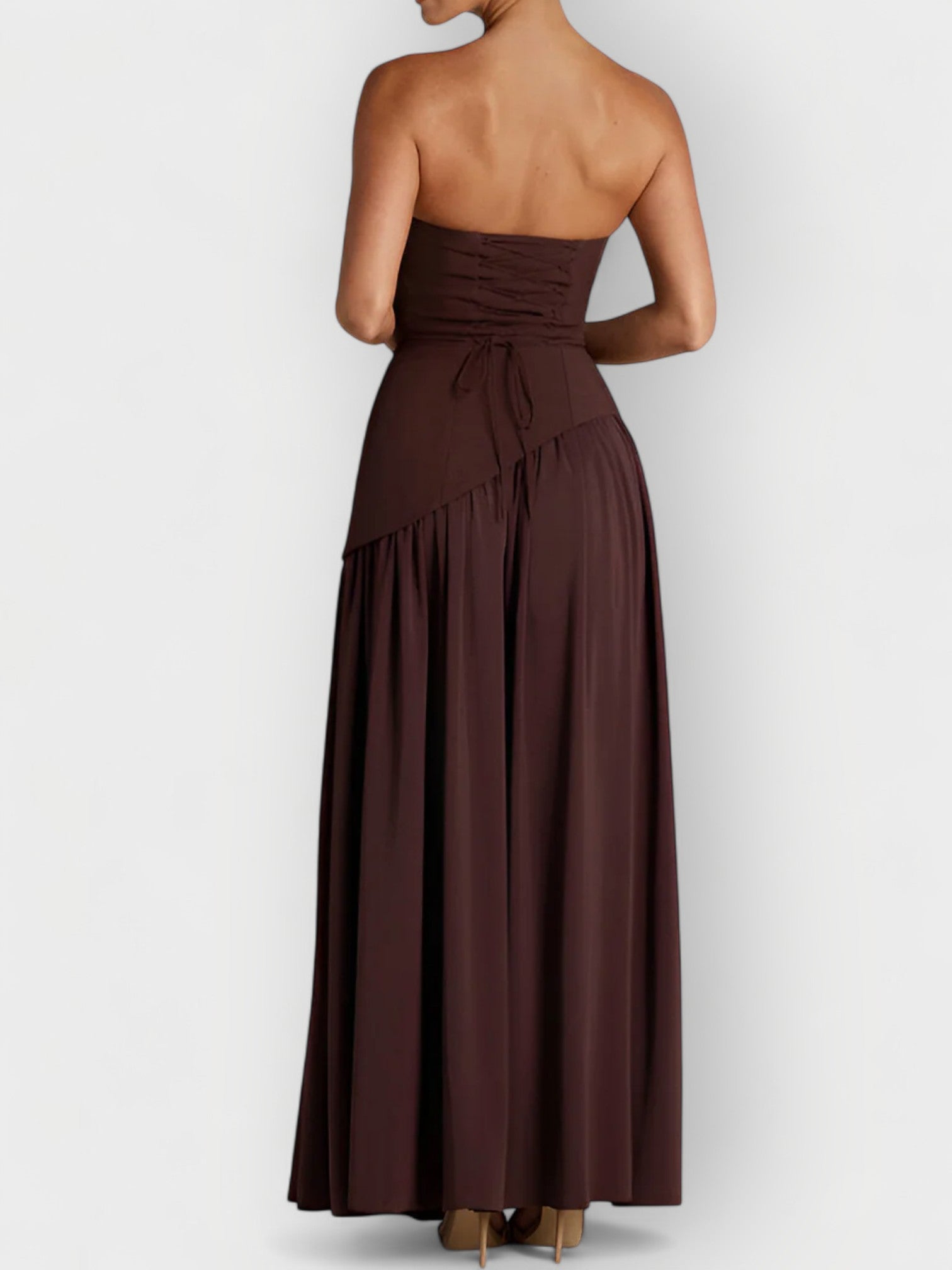 Yada - elegante, aristocrática, ligera