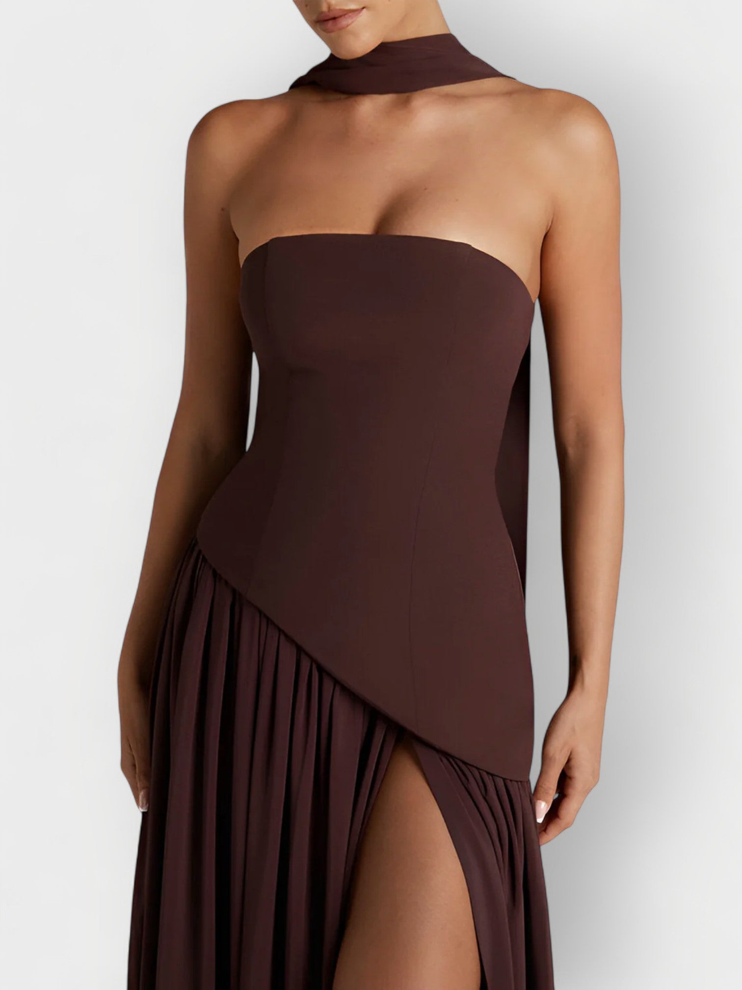 Yada - elegante, aristocrática, ligera