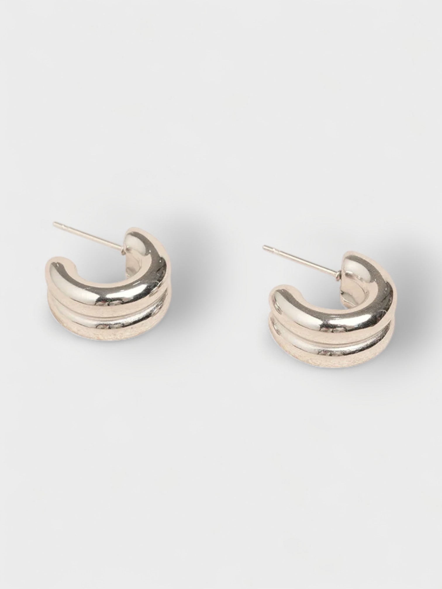 Heliástra - minimalista, estable, práctica