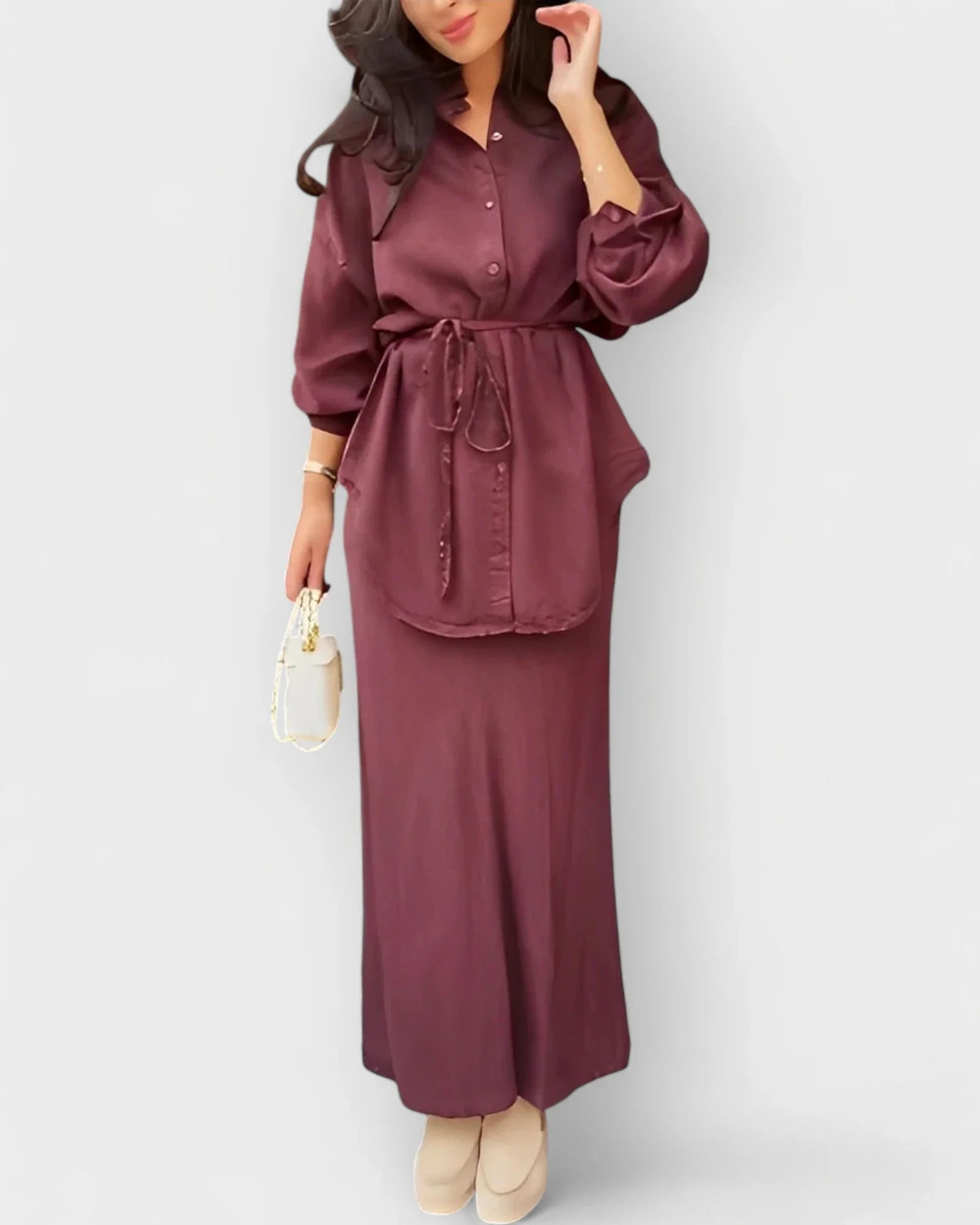Oraiothea-María - tranquila, elegante, discreta