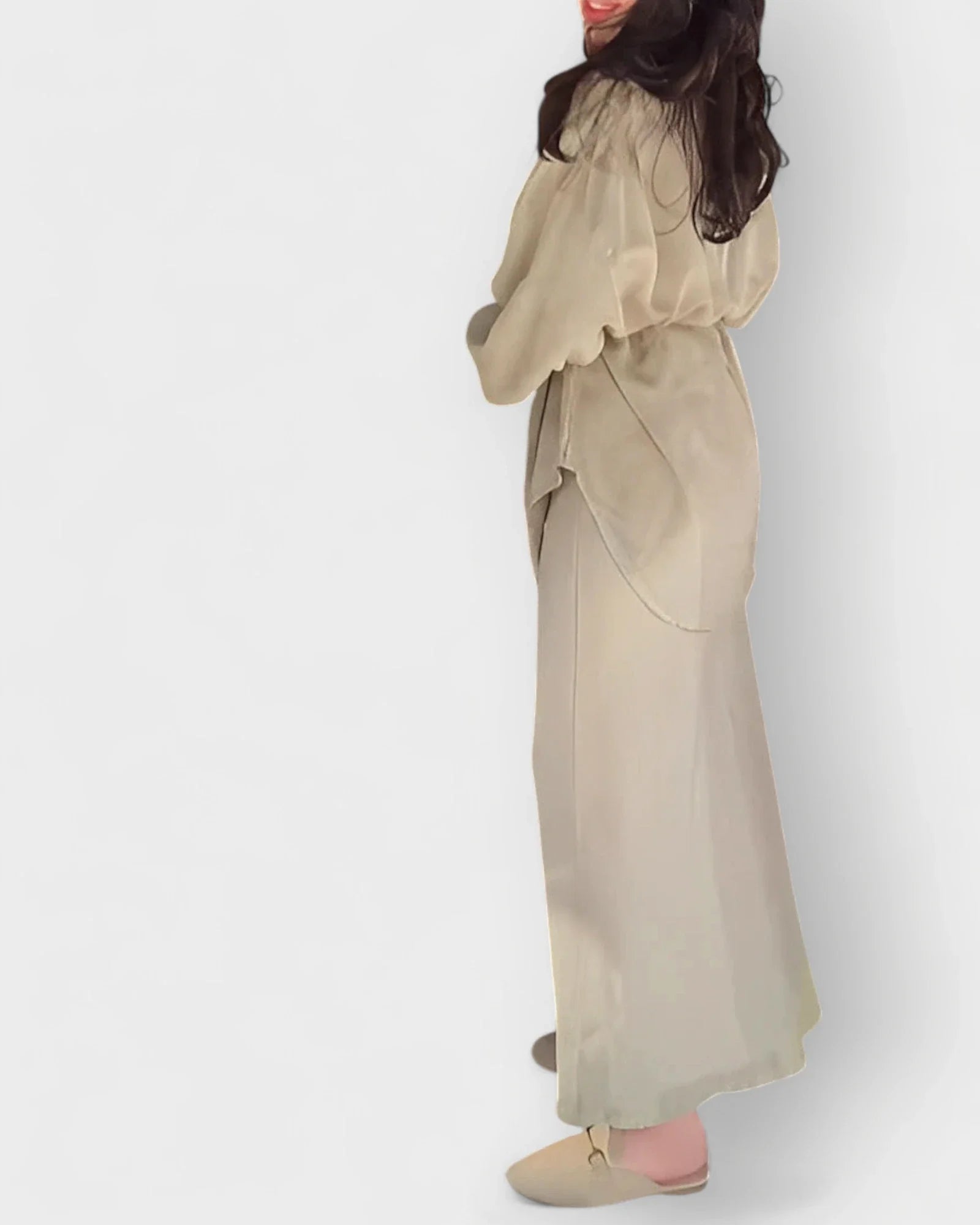 Oraiothea-María - tranquila, elegante, discreta