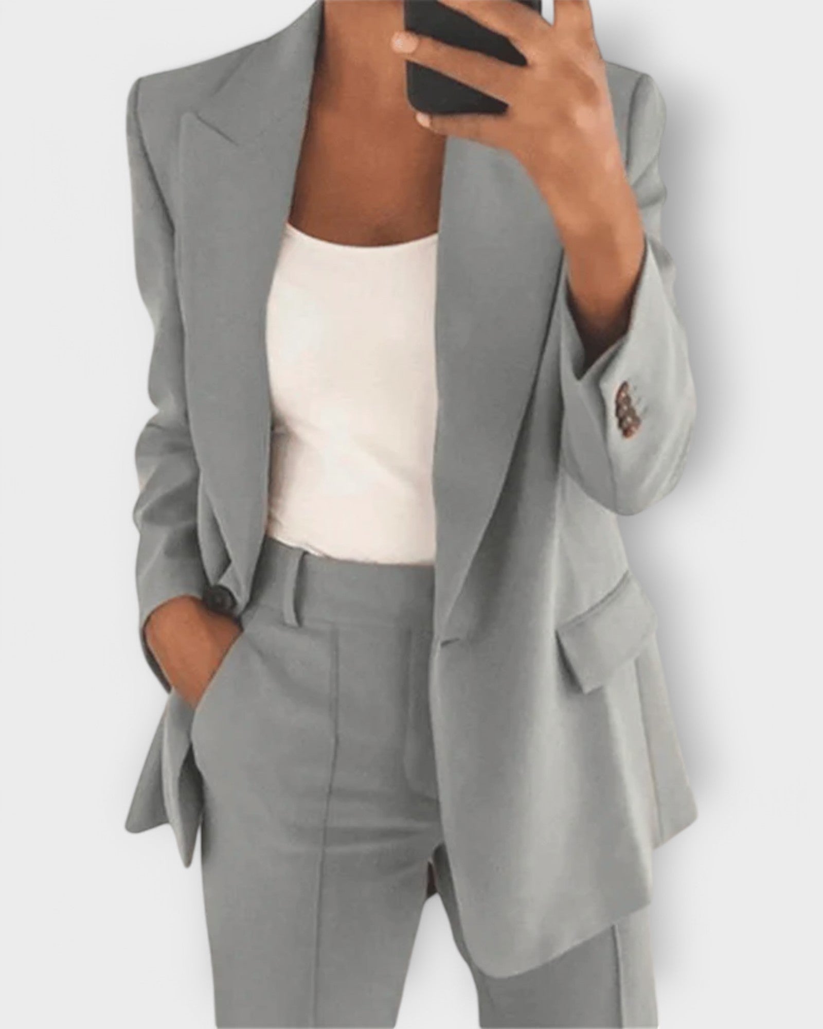 Carmela – elegante, atemporal, profesional