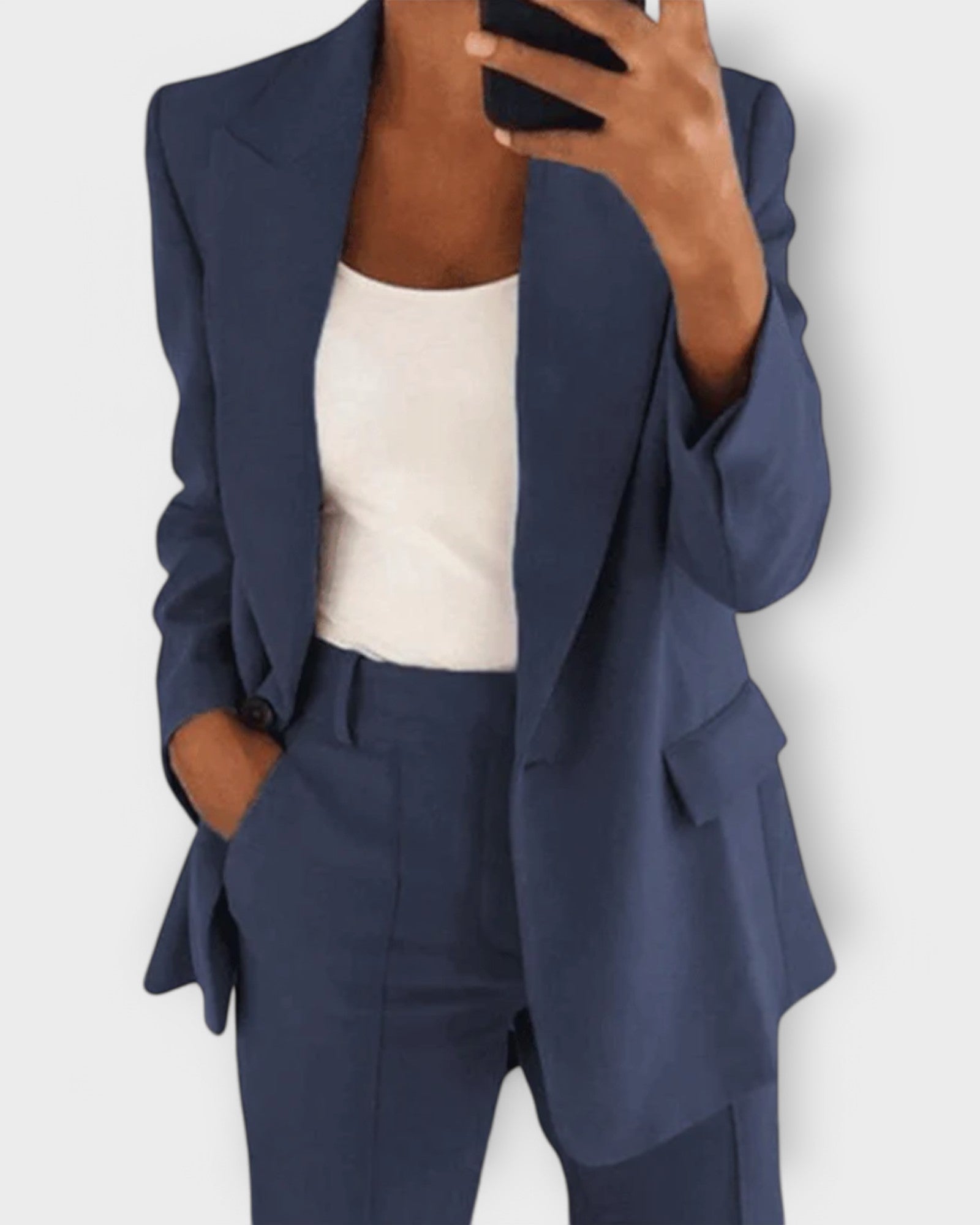 Carmela – elegante, atemporal, profesional
