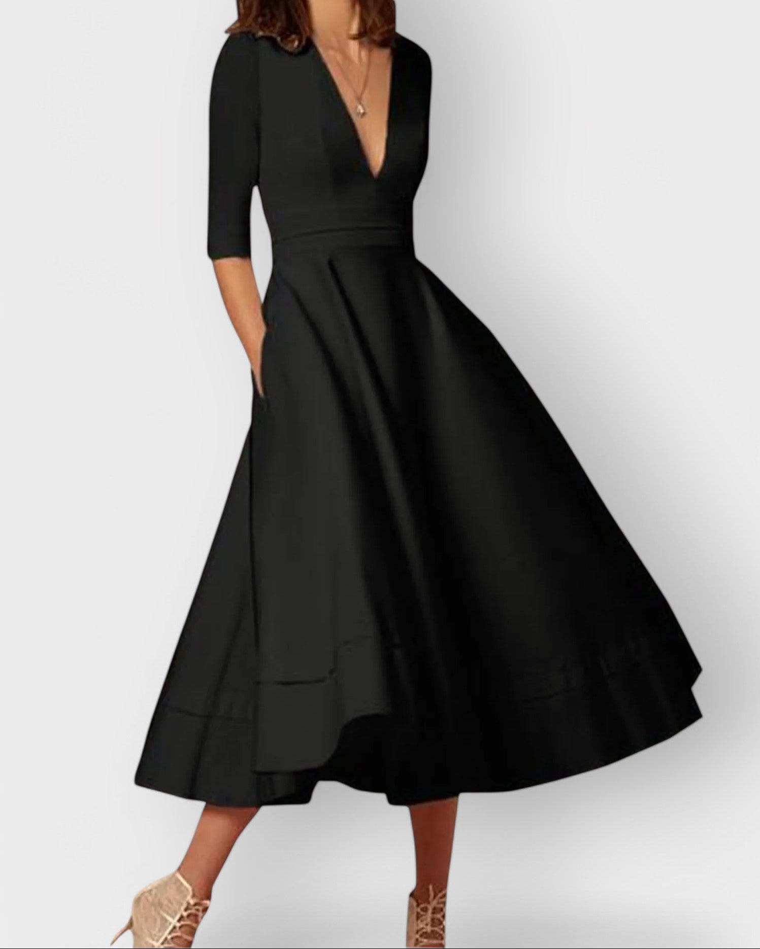 Theodora – femenino, elegante, expresivo
