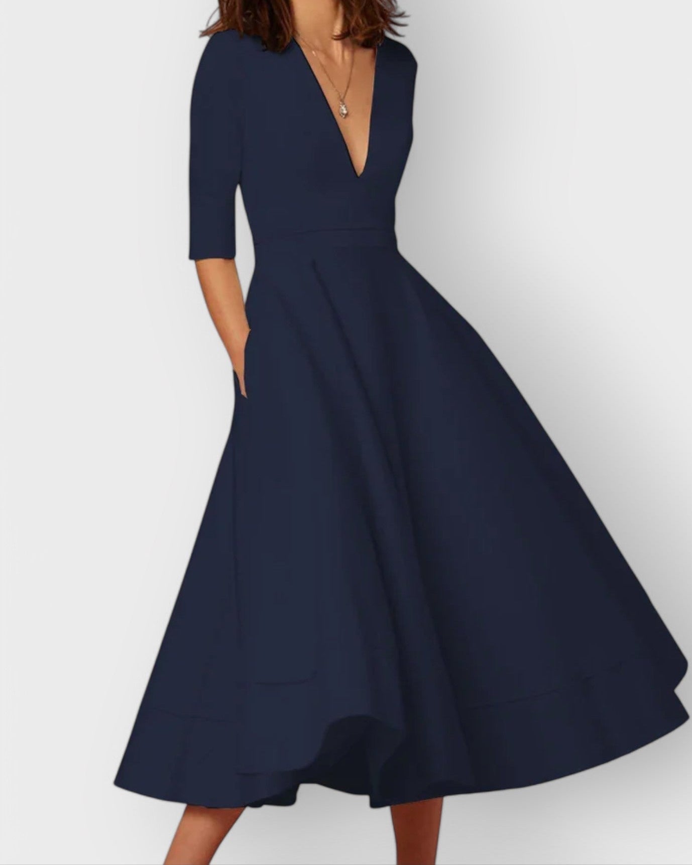 Theodora – femenino, elegante, expresivo