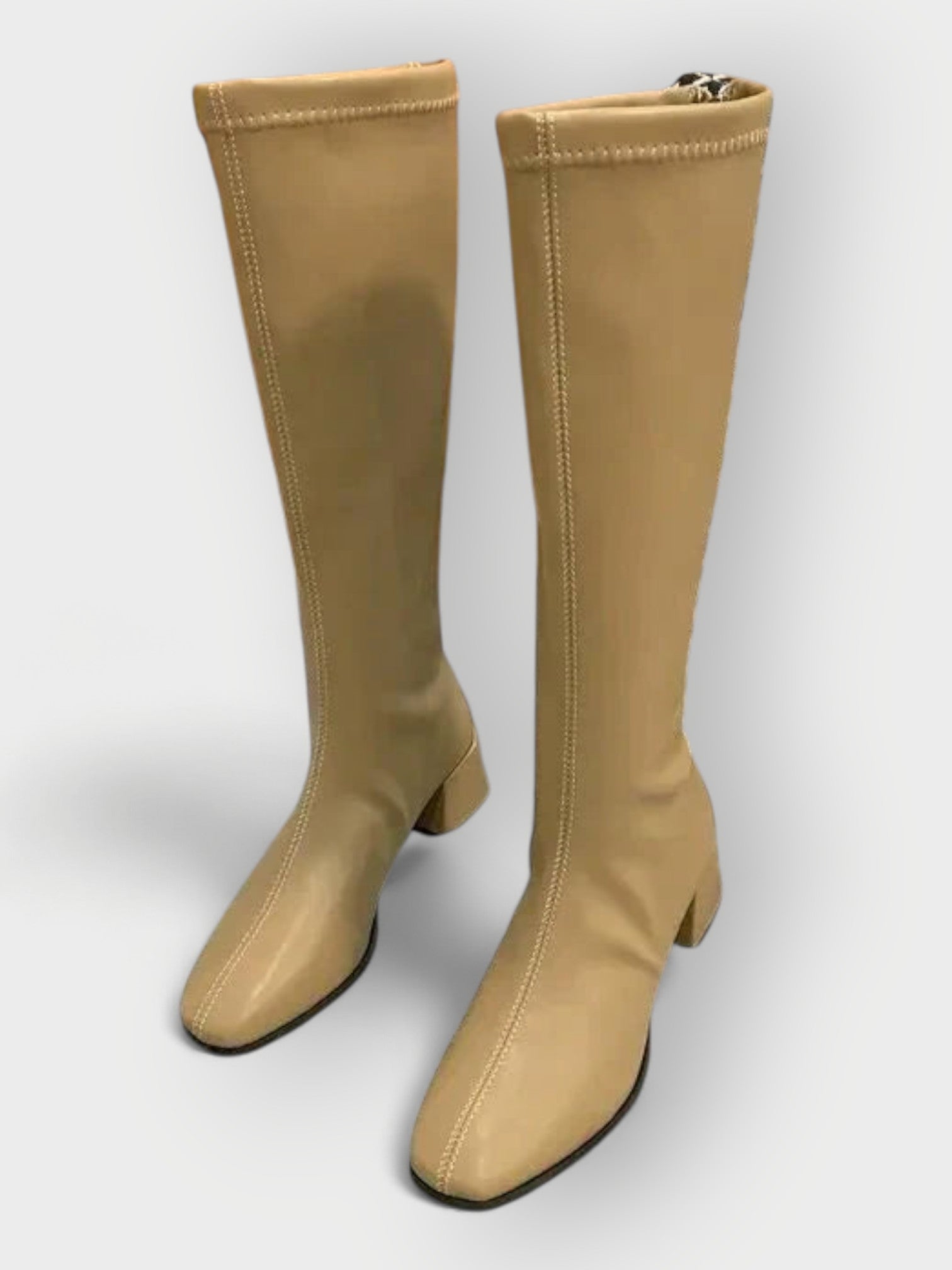 Timotea - sofisticada, elegante, estable