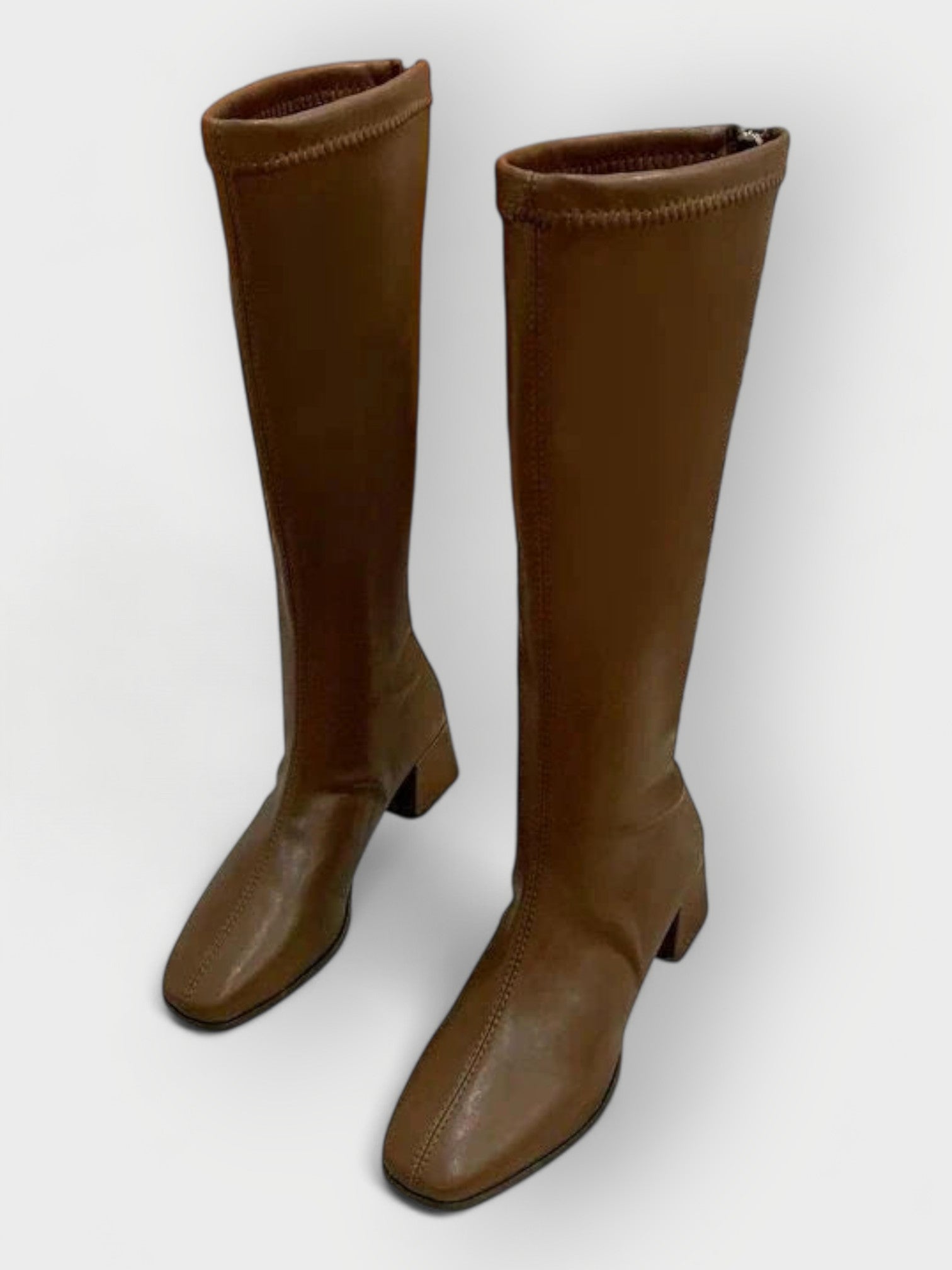 Timotea - sofisticada, elegante, estable