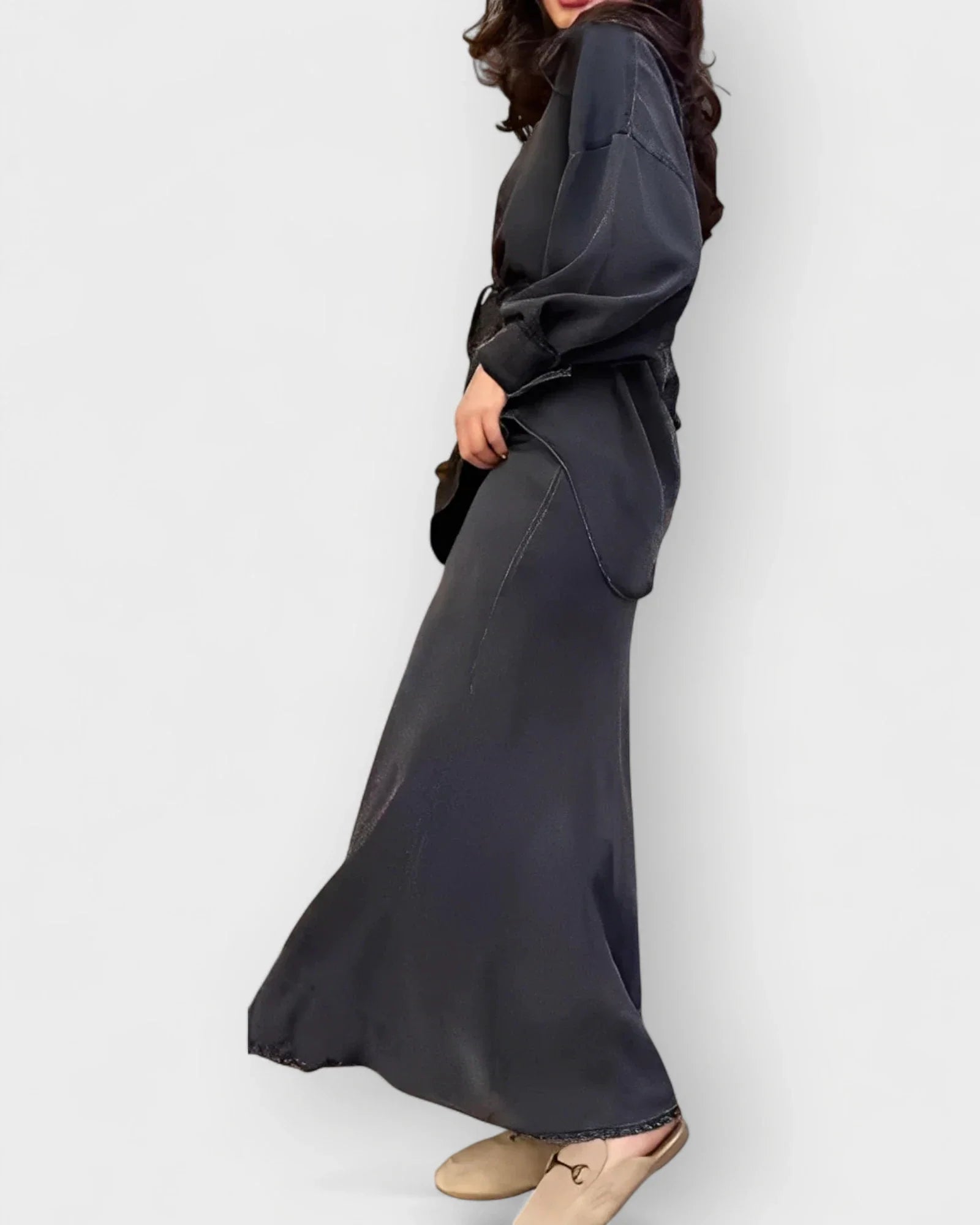 Oraiothea-María - tranquila, elegante, discreta