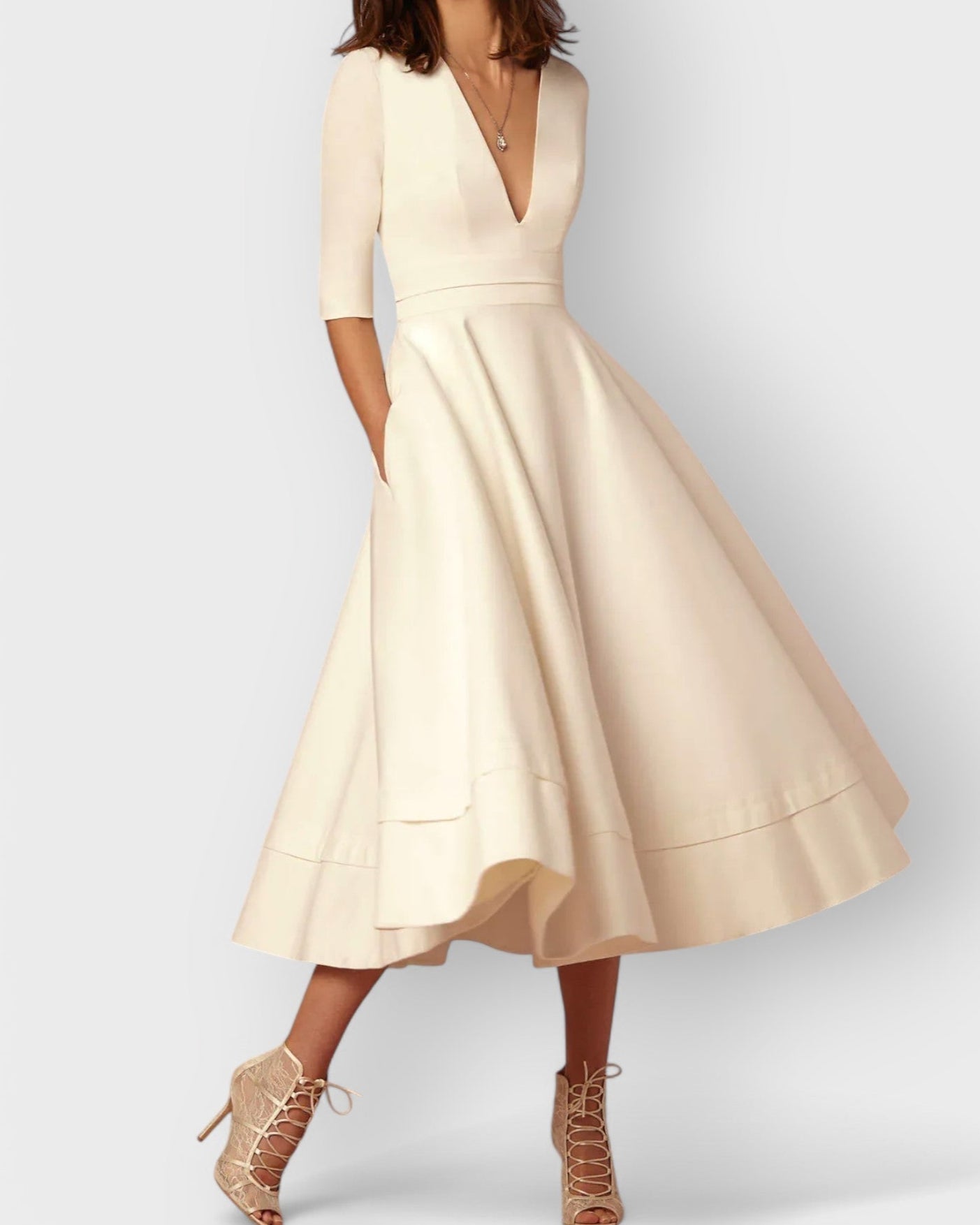 Theodora – femenino, elegante, expresivo