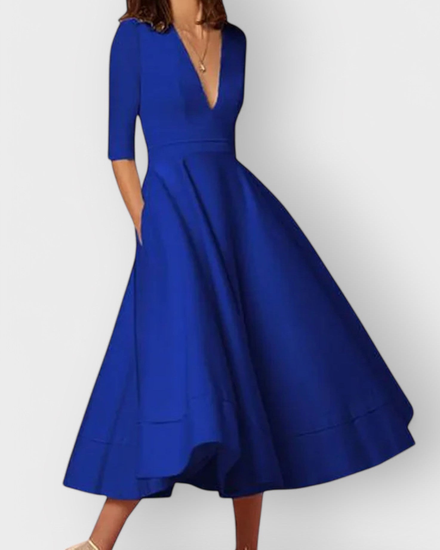 Theodora – femenino, elegante, expresivo